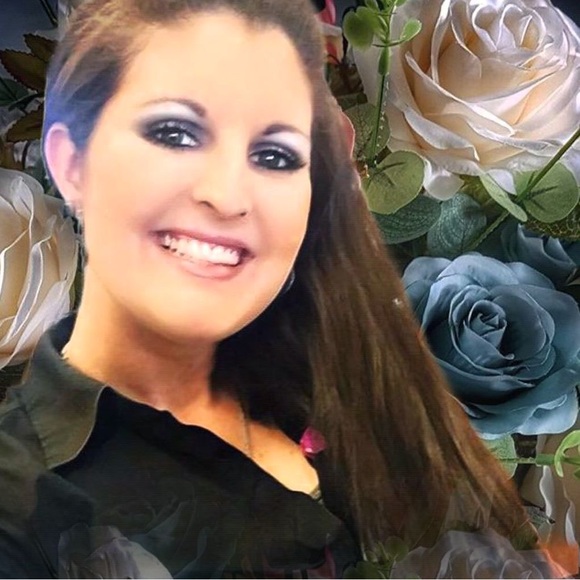 Meet your Posher, Nicole - Picture 13 of 15